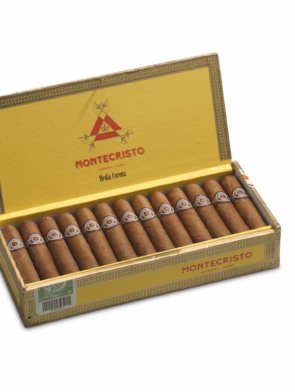 100647_Montecristo_Medias_Coronas_25S_sta_pac.jpg